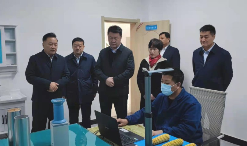 酒泉市政府黨組成員、副市長(zhǎng)哈里別克來(lái)敦煌種業(yè)調(diào)研指導(dǎo)工作